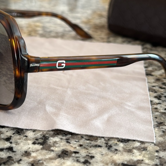 Gucci unisex Men’s Women’s Havana Aviator Sunglasses case and Gucci lens wipe - Picture 5 of 9